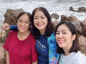 Lê Phương khoe khoảnh khắc mẹ ruột và mẹ chồng thân thiết như chị em, có chuyến nghỉ hè ở quê nội Lâm Đồng