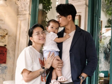 Con gái Ngô Thanh Vân lần đầu về quê ngoại Na Uy, trải qua chuyến bay 16 tiếng với rất nhiều hành lý