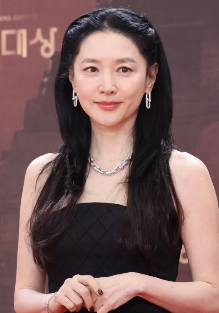 Nàng Dae Jang Geum tuổi 55 giàu có, viên mãn bên chồng đại gia hơn 20 tuổi - 4