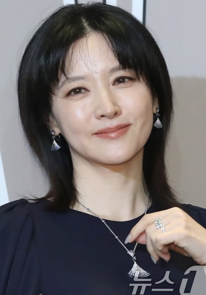 Nàng Dae Jang Geum tuổi 55 giàu có, viên mãn bên chồng đại gia hơn 20 tuổi - 3