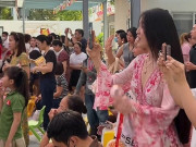 Yêu con - Vợ Quang Hải đi xe 8 tỷ đến trường mẫu giáo của con dự Trung thu, mặc đồ như Hằng Nga nổi bật giữa dàn phụ huynh