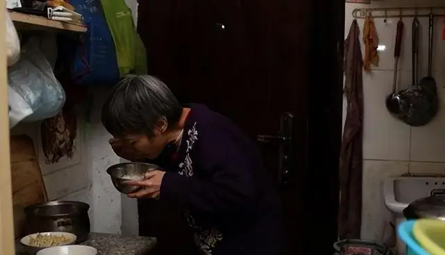 Nữ kế toán U60 làm IVF sinh đôi 1 trai 1 gái, từng làm 7 công việc cùng lúc để nuôi con, giờ ra sao? - 2