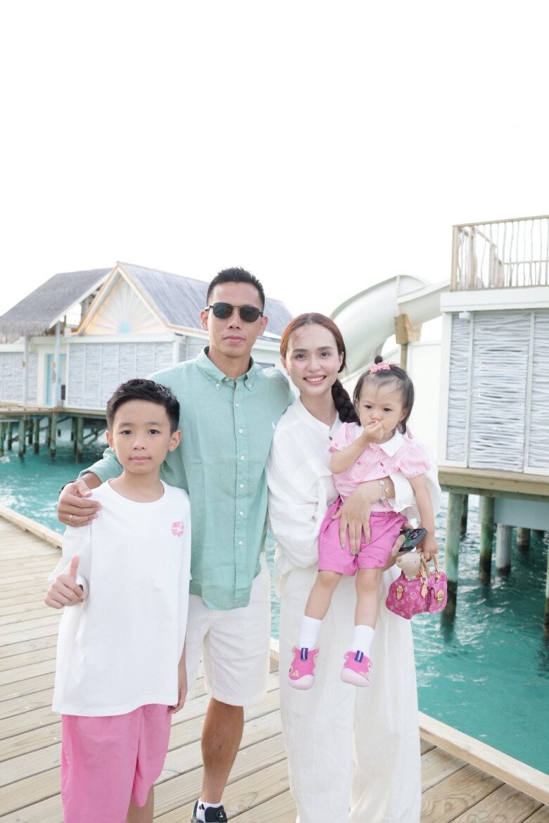 Khoảnh khắc hạnh phúc viên mãn của gia đình nhỏ.