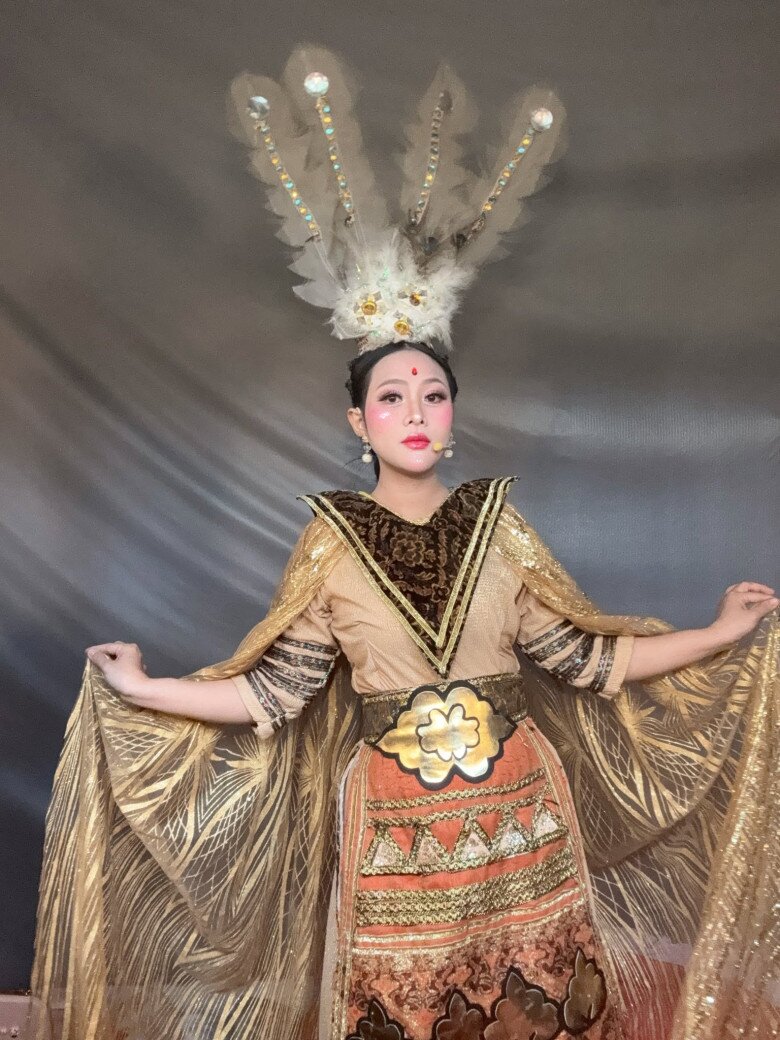 Trà Ngọc thon gọn sau sinh con thứ 2 khiến nhiều người xin vía.
