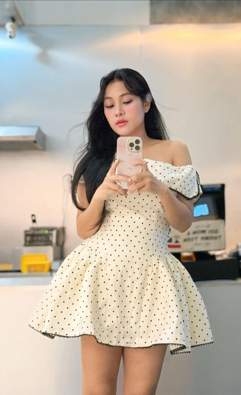 Hotmom Cần Thơ giảm 31kg khoe dáng nuột sau sinh, mẹ chồng là NSƯT nổi tiếng, chi 200 triệu cho con dâu đẻ viện quốc tế - 3
