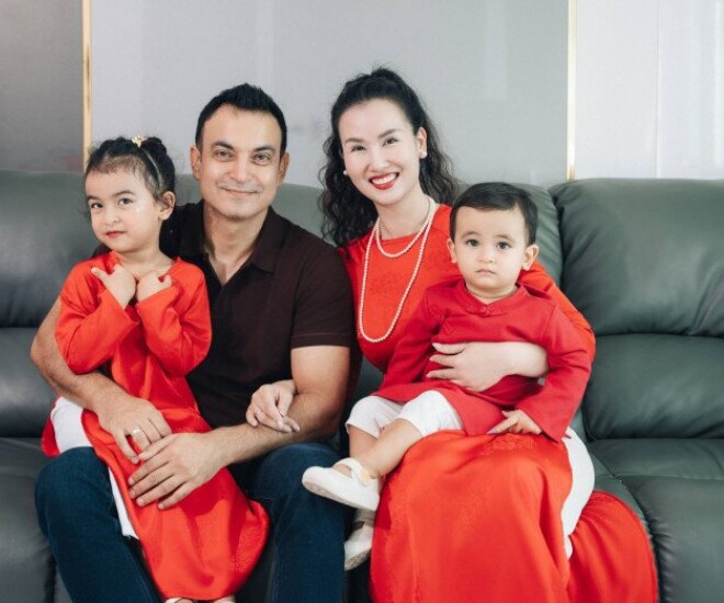 Võ Hạ Trâm trẻ đẹp sau sinh 2 con với chồng Ấn Độ.