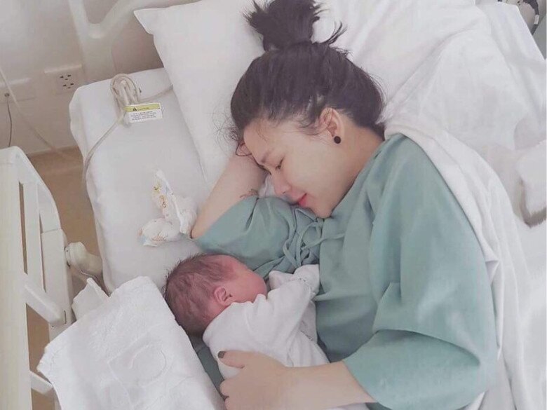 Nữ sinh búp bê ở Hà Nội lấy nam thần cao 1m8, đi đẻ vẫn xinh rạng rỡ, giờ là amp;#34;phú bàamp;#34; trẻ đẹp nhiều nhà - 7