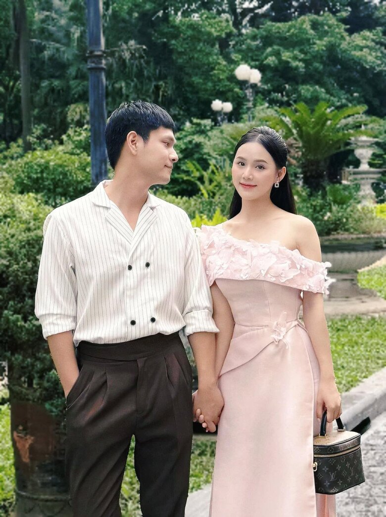 Người đẹp đang hẹn hò với mỹ nam VTV Tô Dũng.