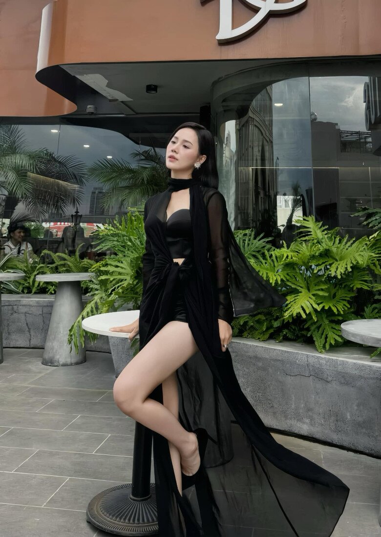 Mỹ nhân VTV xinh như hoa, 23 tuổi sinh con giờ làm mẹ đơn thân đẹp nõn nà, được nam thần cùng đài yêu - 5