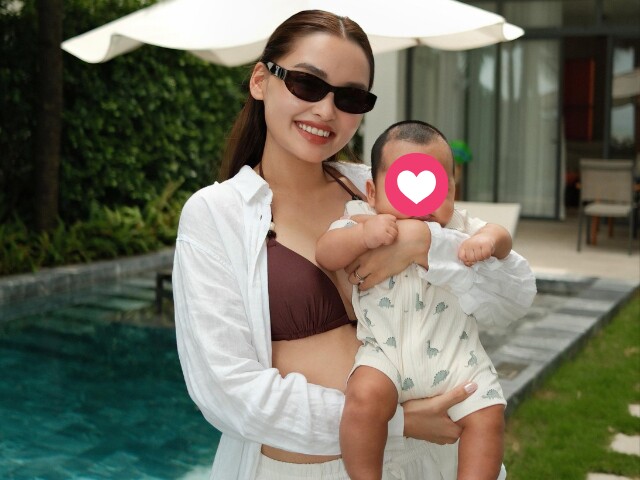 Người đẹp Khánh Hoà rạng rỡ bên con trai đầu lòng.