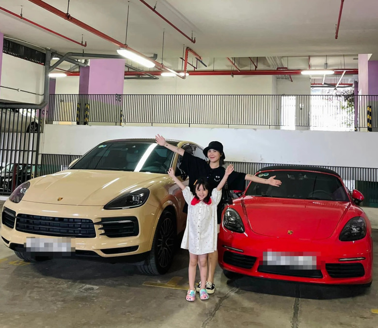 Cặp đôi sở hữu nhiều căn nhà, ô tô giá trị, cuộc sống viên mãn.