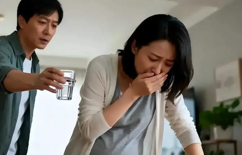 Chồng vẫn chăm sóc vợ bầu trong sự hoài nghi.