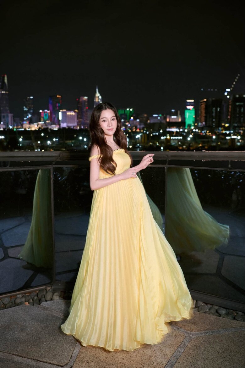 Hot girl Hải Phòng đi thi hát cưới luôn giám đốc âm nhạc hơn 13 tuổi, giờ mang thai đôi bụng bầu amp;#34;vượt mặtamp;#34; vẫn xinh - 6