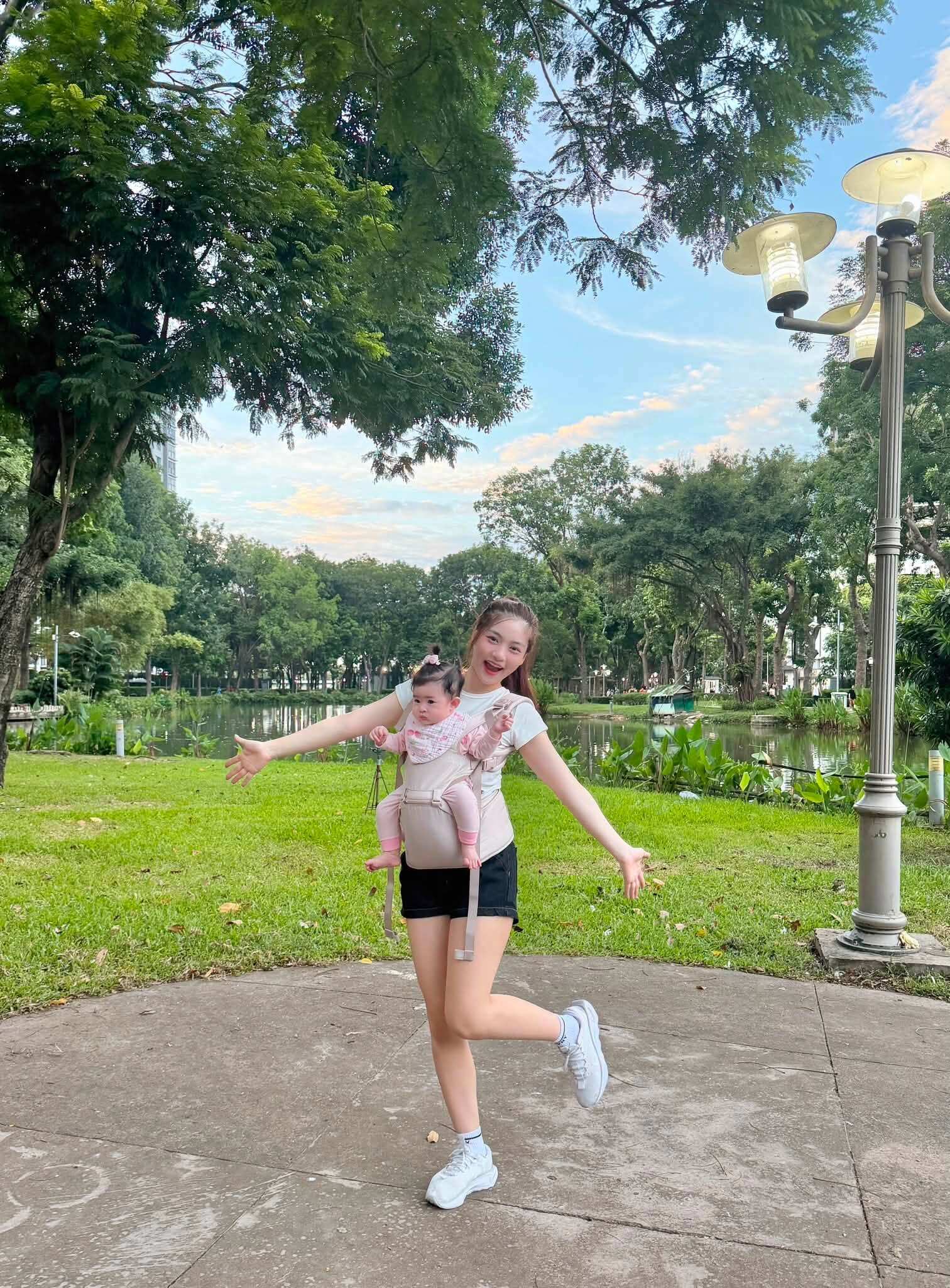 Hotgirl THPT ở TP.HCM nổi tiếng vì quá xinh, 27 tuổi sinh con được chồng chi 500 triệu cho 1 tháng ở cữ amp;#34;5 saoamp;#34; - 11