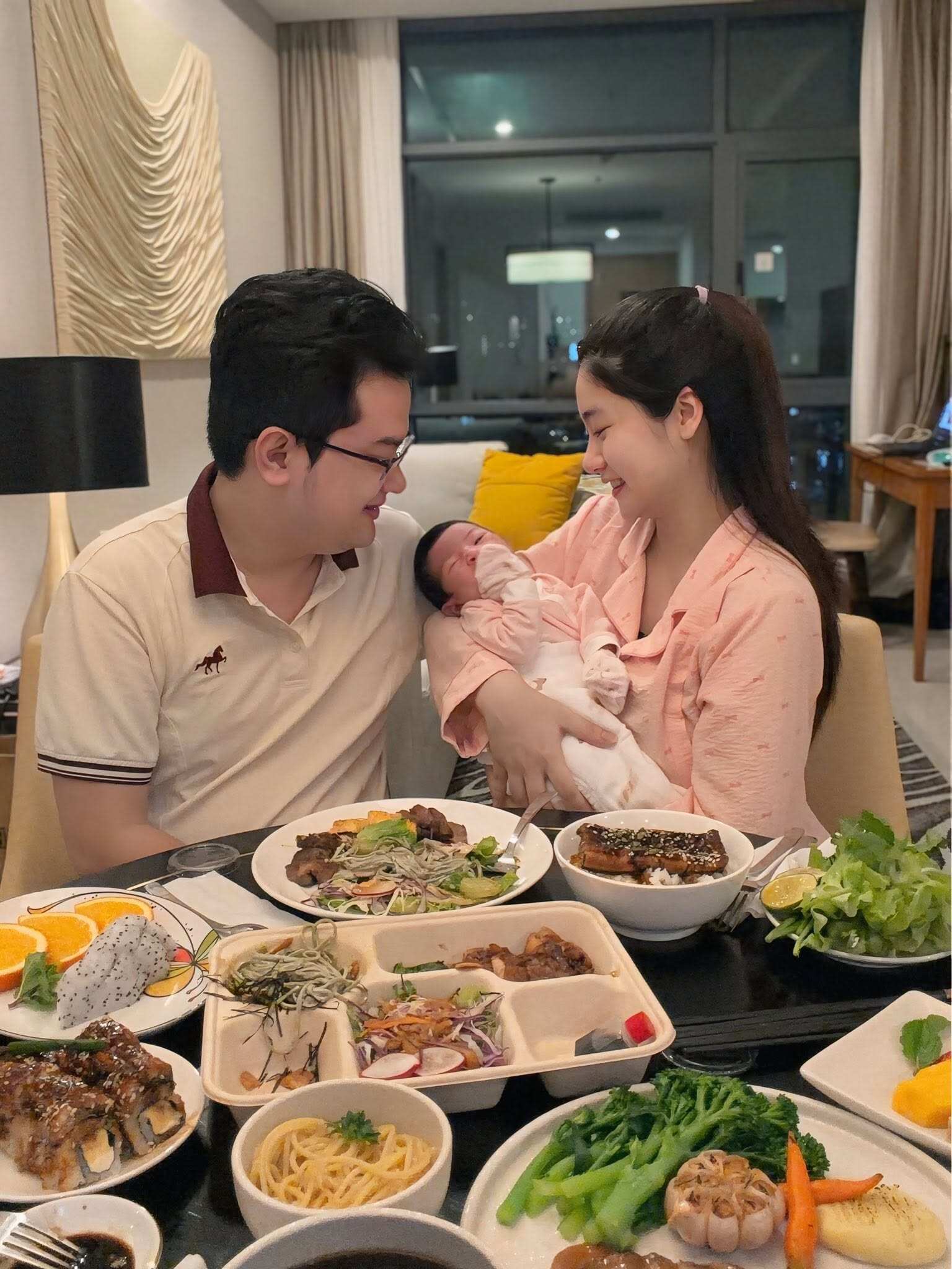 Sau sinh, tiểu thư Sài thành ở cữ tại trung tâm với chi phí 500 triệu/tháng.