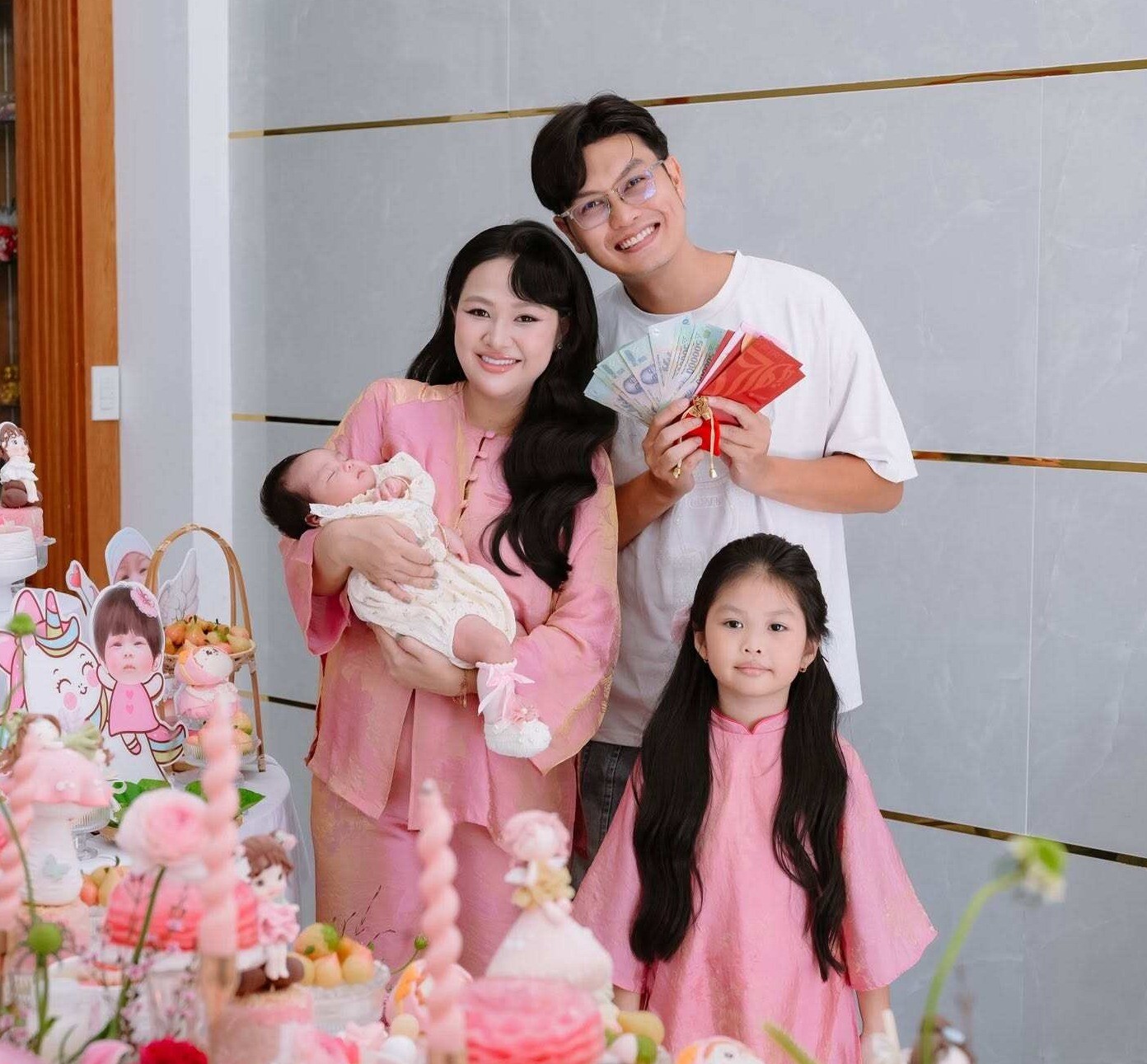 Hotmom Cần Thơ giảm 31kg khoe dáng nuột sau sinh, mẹ chồng là NSƯT nổi tiếng, chi 200 triệu cho con dâu đẻ viện quốc tế - 8