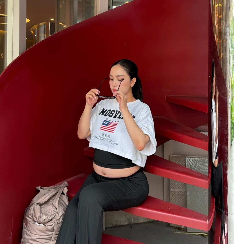 Hot girl TP.HCM đẹp hút hồn được anh ruột Bảo Thy rước về dinh, mang bầu lần 3 dưỡng thai trong cung điện 7 tầng - 6