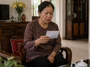 Bà bầu - Nghỉ việc lương 10 triệu lên chăm con dâu ở cữ, lúc về được dúi cho túi quần áo cũ, mở ra tôi cay mắt