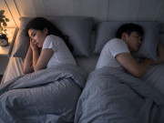 Bà bầu - Lấy chồng lương 200 triệu/tháng được chiều sướng như tiên, thế nhưng tối nào đặt lưng xuống giường tôi cũng ứa nước mắt