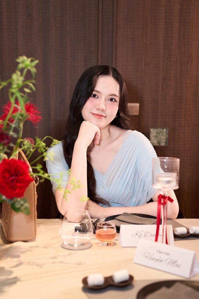Mỹ nhân Hưng Yên cao 1m72 đăng quang Hoa hậu năm 22 tuổi, thông báo mang thai với chồng ngoài ngành sau 1 năm cưới - 5