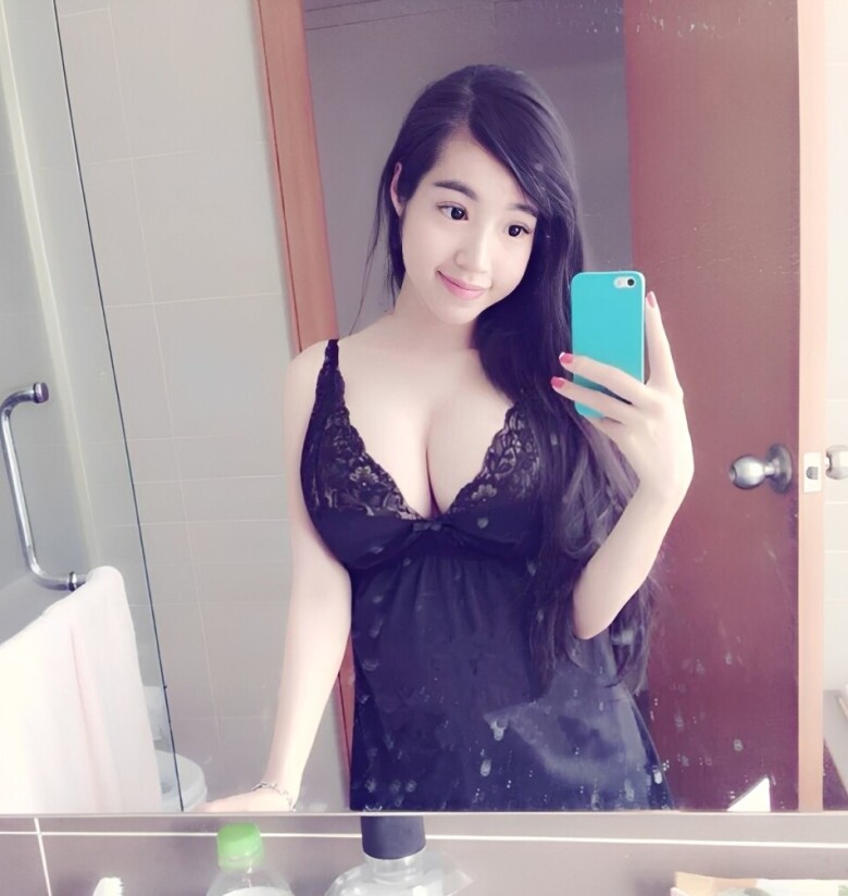 Bà bầu 8X vẫn xinh đẹp, gọn gàng khiến netizen không nghĩ cô đang mang thai.