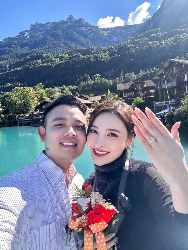 Người đẹp Hà thành được chồng cầu hôn ở Thuỵ Sĩ cách đây 2 năm.