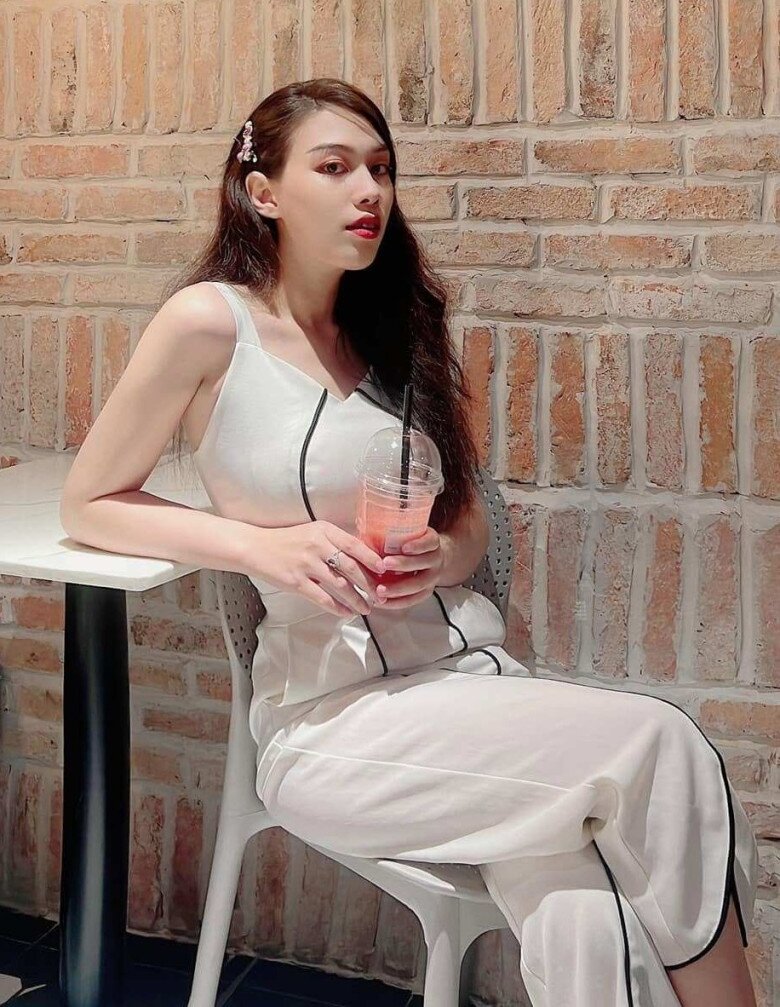Vợ nam diễn viên Việt vừa sinh con thứ 5 ở tuổi 28: Bầu 5 bé trong 6 năm, nhan sắc trên bàn đẻ gây sốt - 10