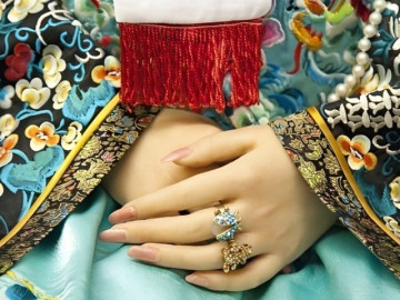 Phi tần Trung Quốc ngày xưa đặt thứ gì vào rốn để tránh thai?