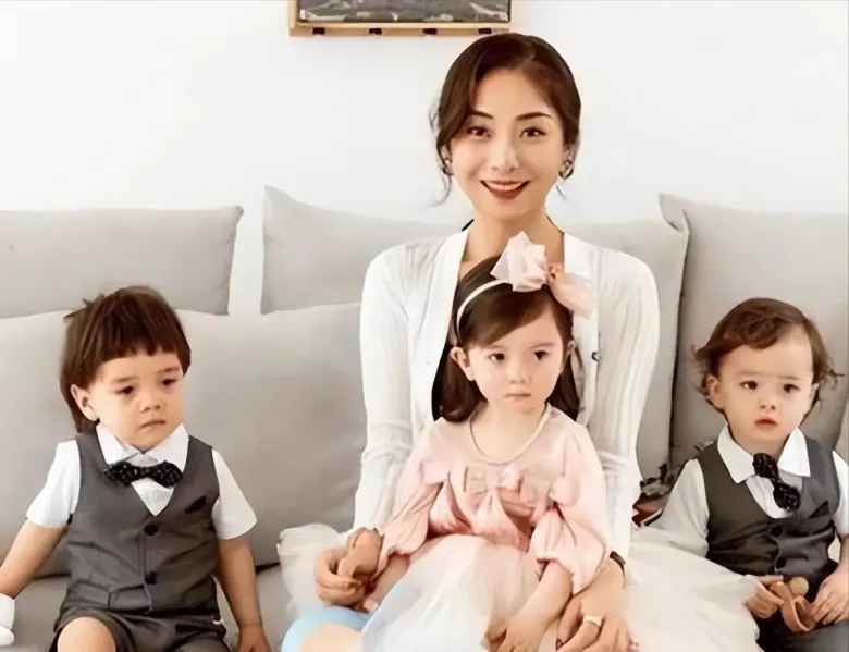 Mỹ nhân chi 2 tỷ đồng sang Thái thụ tinh nhân tạo sinh 3 con lai, diện mạo những đứa trẻ 7 tuổi gây bất ngờ - 4