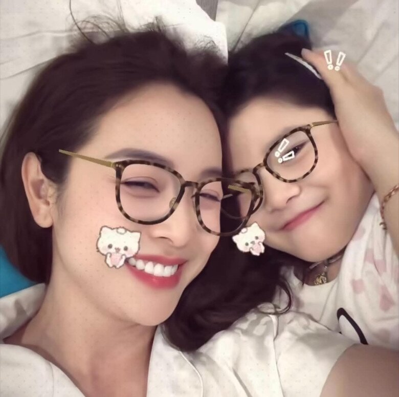Hoa hậu Jennifer Phạm hiếm hoi khoe con gái út, cô nhóc càng lớn càng giống bố, xinh chuẩn amp;#34;Hoa hậu tương laiamp;#34; - 4
