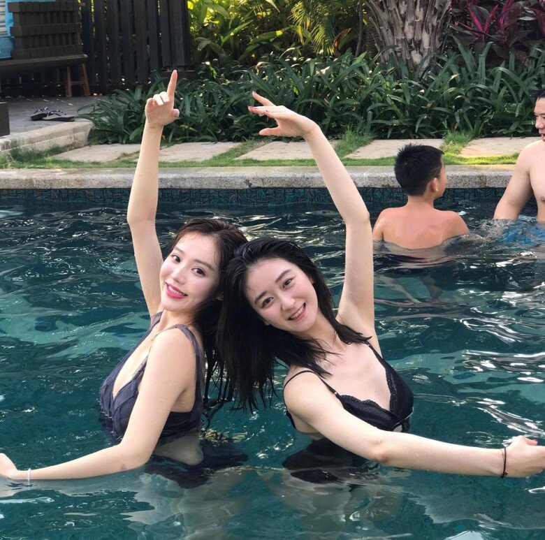 Cặp mẹ con khiến nhiều người trầm trồ vì nhan sắc và vóc dáng.