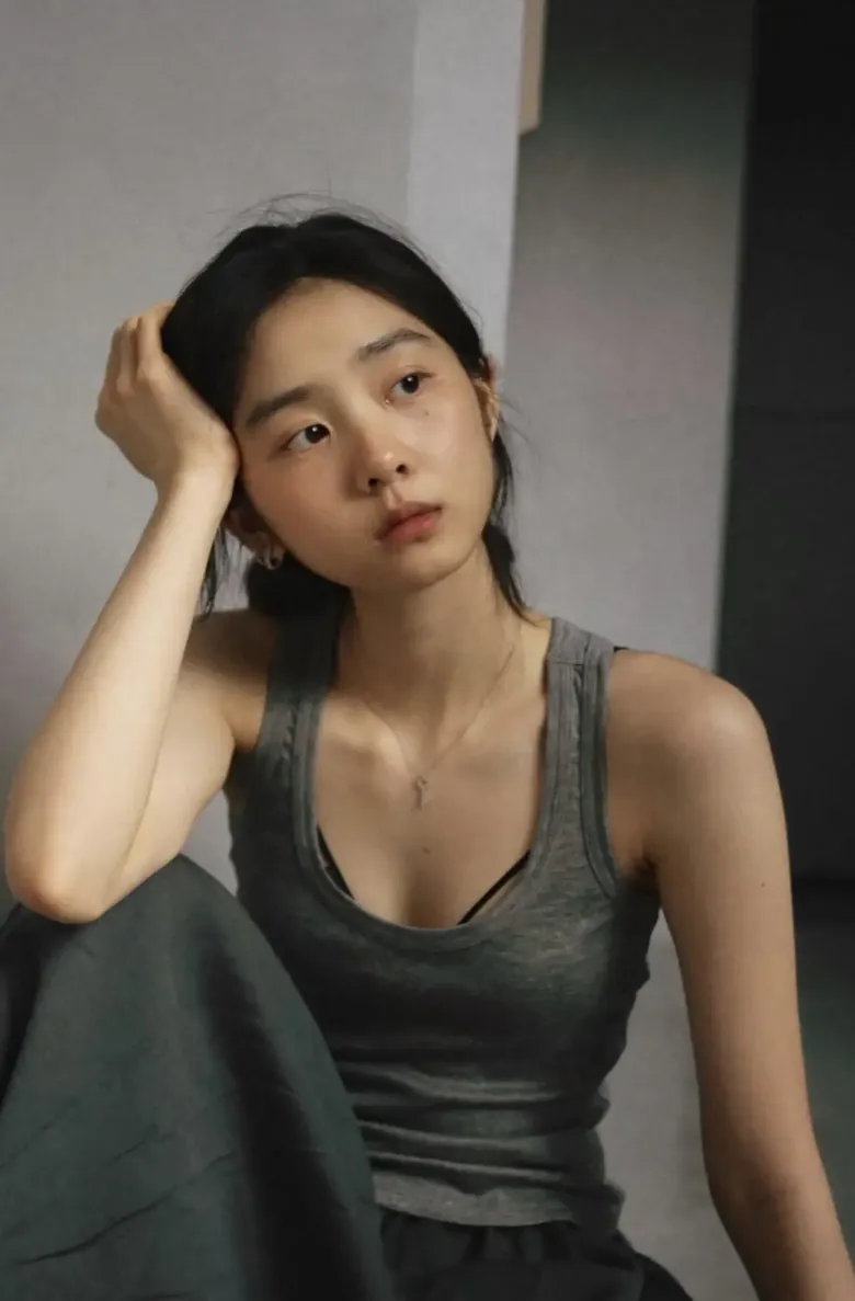 Diện mạo tuổi dậy thì trưởng thành vượt tuổi của hot girl nhí amp;#34;Bố ơi! Mình đi đâu thế?amp;#34; - 17