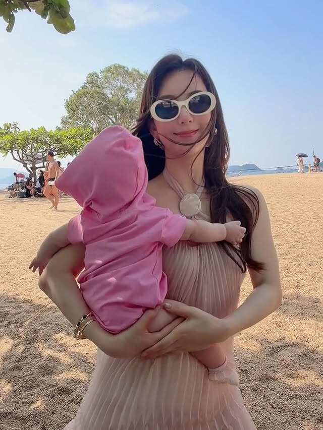 Hot mom 8X nhận được nhiều đặc quyền từ chồng sau sinh con thứ 3.