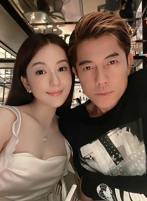 Quách Phú Thành hơn Phương Viện 22 tuổi và anh còn hơn bố vợ 2 tuổi.