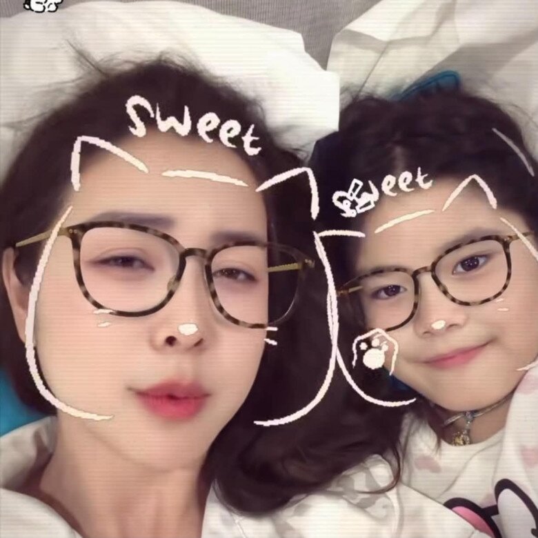 Hoa hậu Jennifer Phạm hiếm hoi khoe con gái út, cô nhóc càng lớn càng giống bố, xinh chuẩn amp;#34;Hoa hậu tương laiamp;#34; - 3