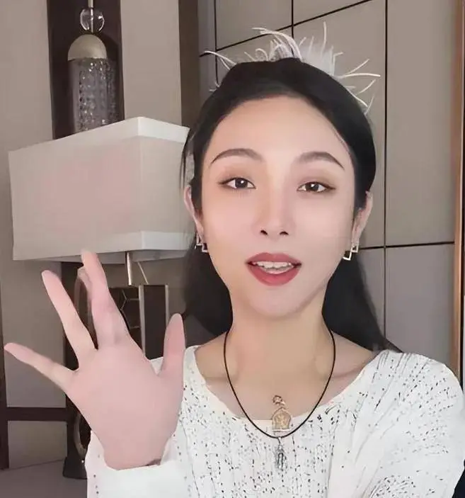 Mỹ nhân chi 2 tỷ đồng sang Thái thụ tinh nhân tạo sinh 3 con lai, diện mạo những đứa trẻ 7 tuổi gây bất ngờ - 7