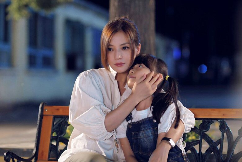 Kỷ Tư Hàm vào vai con gái Triệu Vy, từng gây sốt cả nước cách đây hơn 10 năm.