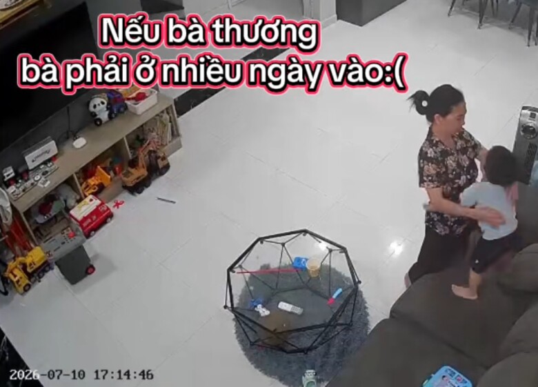 Cho bảo mẫu nghỉ làm sau 4 năm, ông bố xem camera giám sát thấy bất ngờ với hành động của con trai - 3