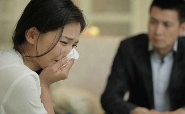 Vợ cũ tới chơi ngủ lại cùng con gái, nửa đêm thấy cảnh em trong phòng tôi gấp rút xin tái hôn - 1