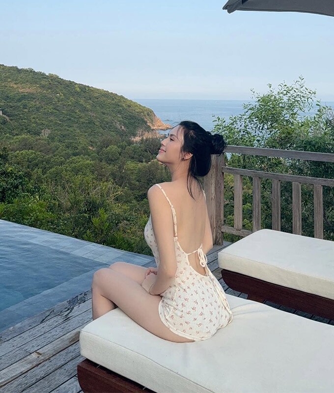 Uyên Kem là hot girl đẹp nức tiếng xứ Tuyên.
