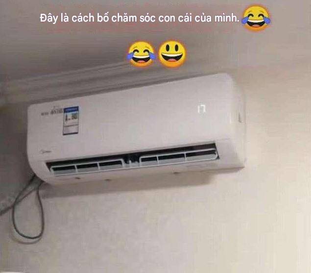 Chiếc điều hòa trong phòng đang được chỉnh ở mức 17 độ C.