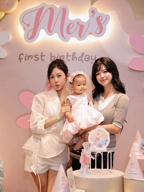 Tiệc sinh nhật 1 tuổi mới đây của bé Mơ được cô ruột Trang Lou chia sẻ.