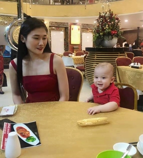 Cuộc sống em bé Việt ở đất nước siêu giàu: Ở biệt thự 23 tỷ, được học lái du thuyền ra đảo ngắm núi lửa phun trào - 10