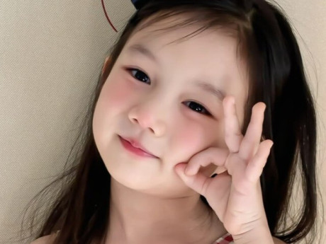 Ông nội đi khai sinh đặt tên cho cháu là Lý Thị Xoong, vài năm sau mẹ quyết đổi thành cái tên khác hay hơn