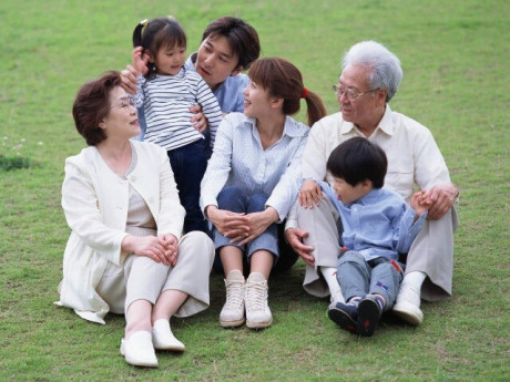 Yêu con - Chuyển tới sống cùng con trai và con dâu, tôi mới hiểu vì sao người già không nên phụ thuộc vào con cái