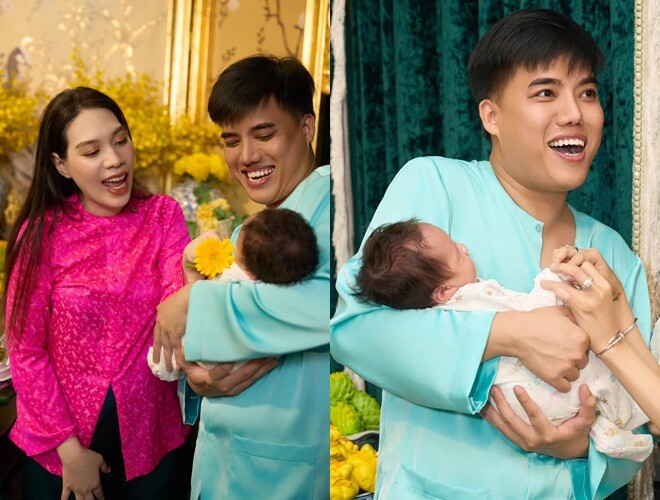 Vợ chồng Duy Khương làm lễ khai hoa cho con trai Mở miệng ra cho có bông, có hoa, mở miệng ra cho kẻ thương người nhớ... mong bé sau này lớn lên ăn nói có duyên, ngọt ngào, khéo léo và được mọi người yêu mến.