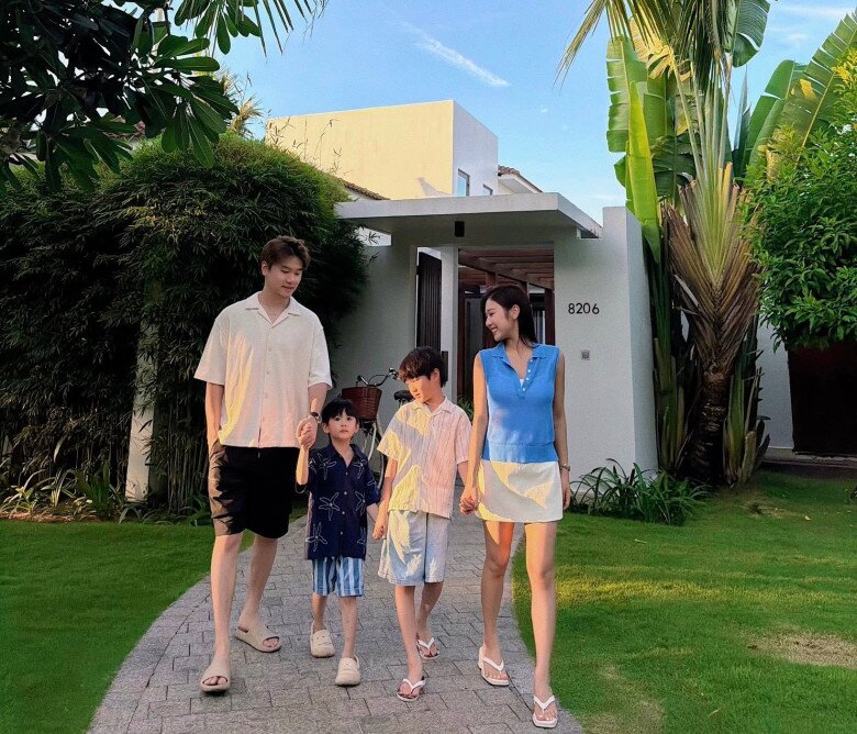 Vợ chồng Trang Lou dành nhiều thời gian bên con khi các bé còn nhỏ.