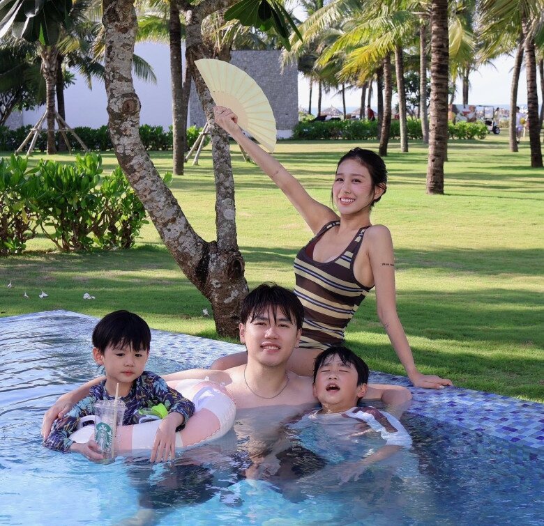 Hot girl Hà Nội bình thường kín đáo nay diện bikini khoe dáng nóng bỏng, nhận ngay phản ứng siêu yêu của con trai - 10