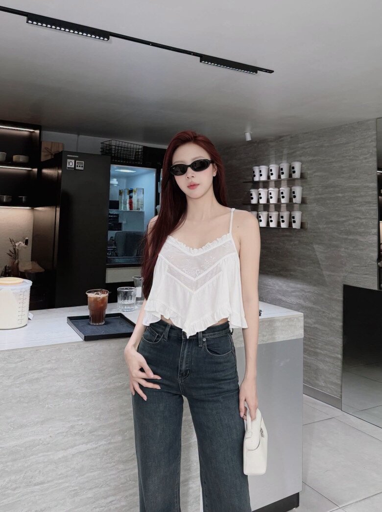 Hot girl tiếp viên hàng không 2 năm 2 con dáng vẫn nõn nà, cảnh chăm con ở nước ngoài khiến mẹ bỉm thấy thương - 11