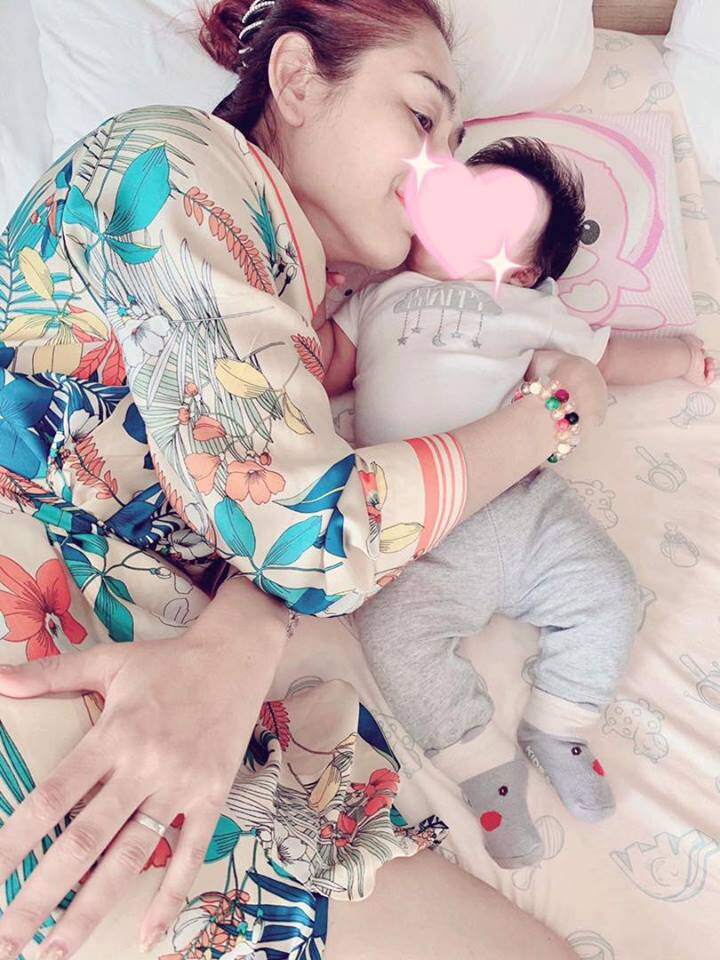 Lâm Khánh Chi khoe con trai được bố nuôi là đại gia mì gói bạc tỷ ở Cần Thơ cưng chiều - 3